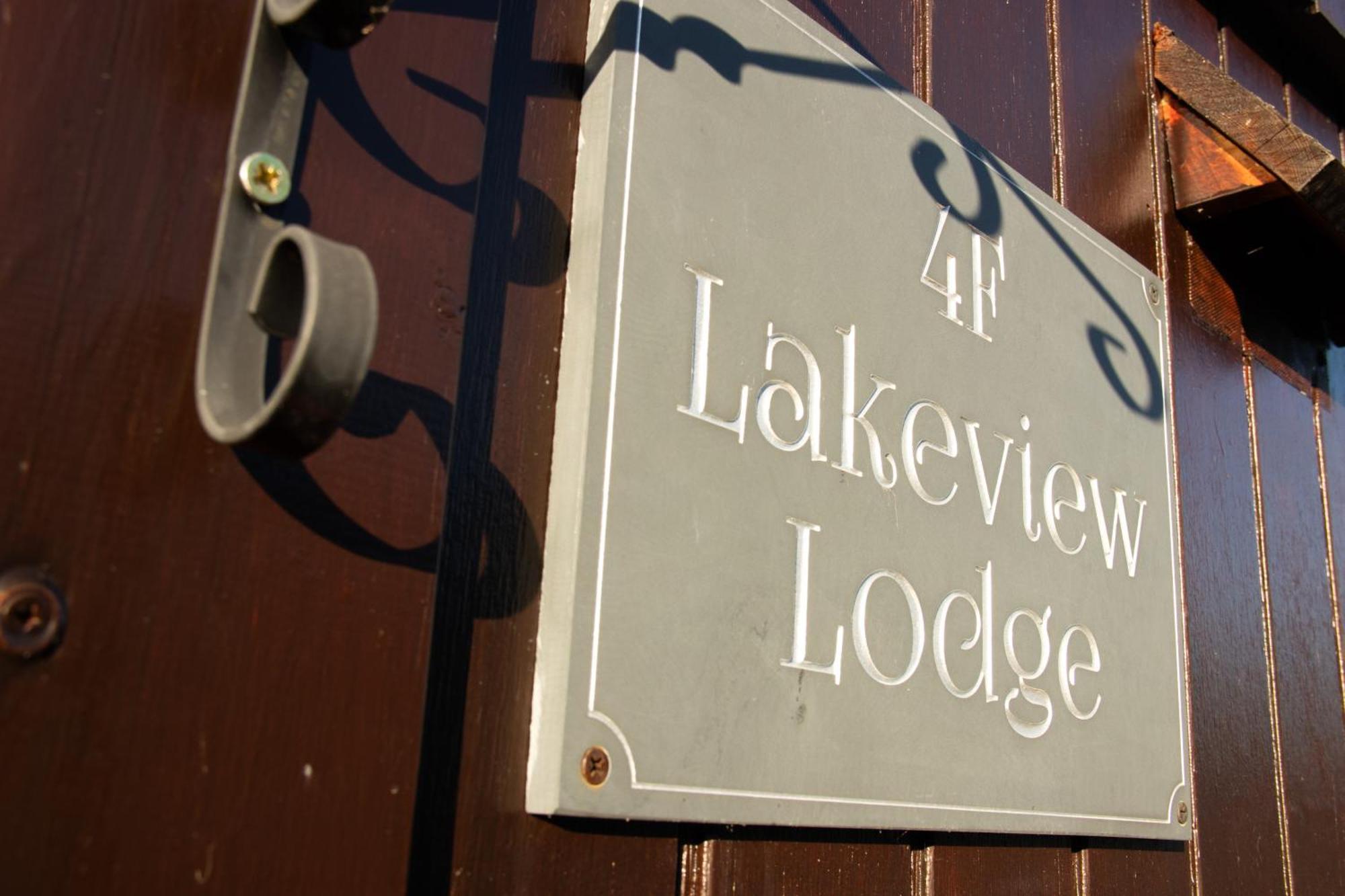 Lakeview Lodge, Builth Wells No Tradesmen Allowed ภายนอก รูปภาพ
