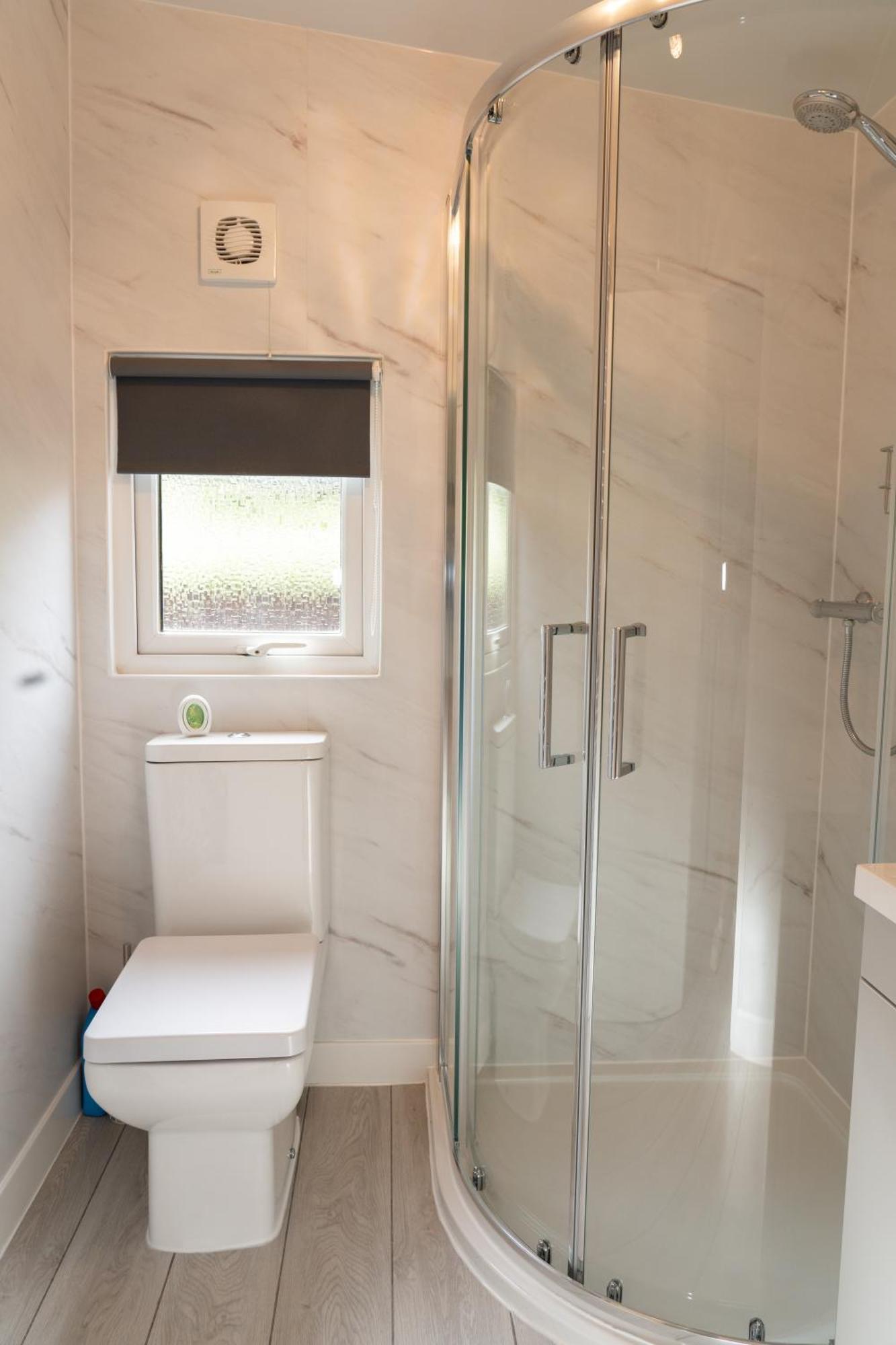 Lakeview Lodge, Builth Wells No Tradesmen Allowed ภายนอก รูปภาพ